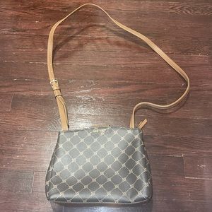 This is a cross body Nine West bag!